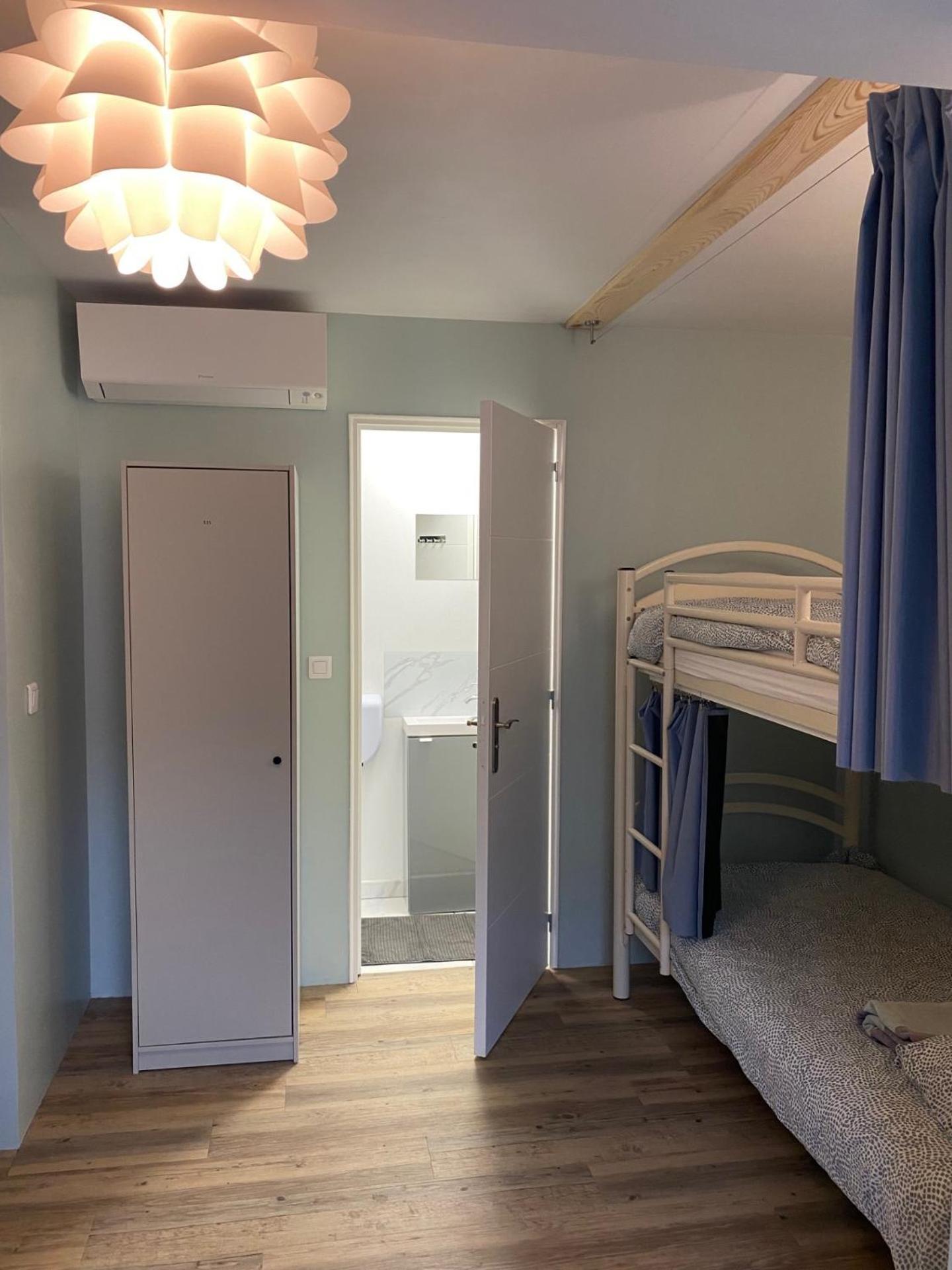Bohobos Hostel Antibes Exterior photo