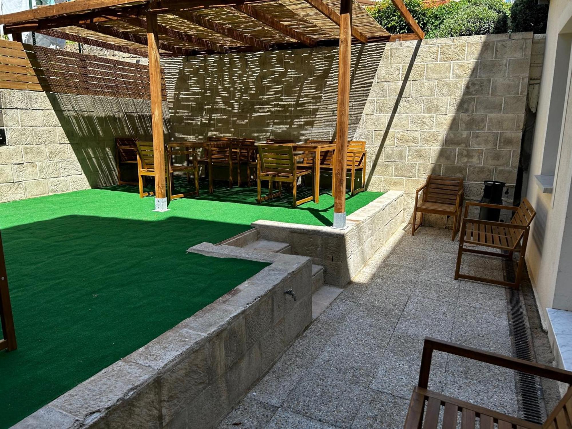 Bohobos Hostel Antibes Exterior photo